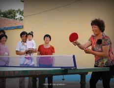 【168资讯】真不简单！这个村人人会打乒乓球！被授予“乒乓球特色村”