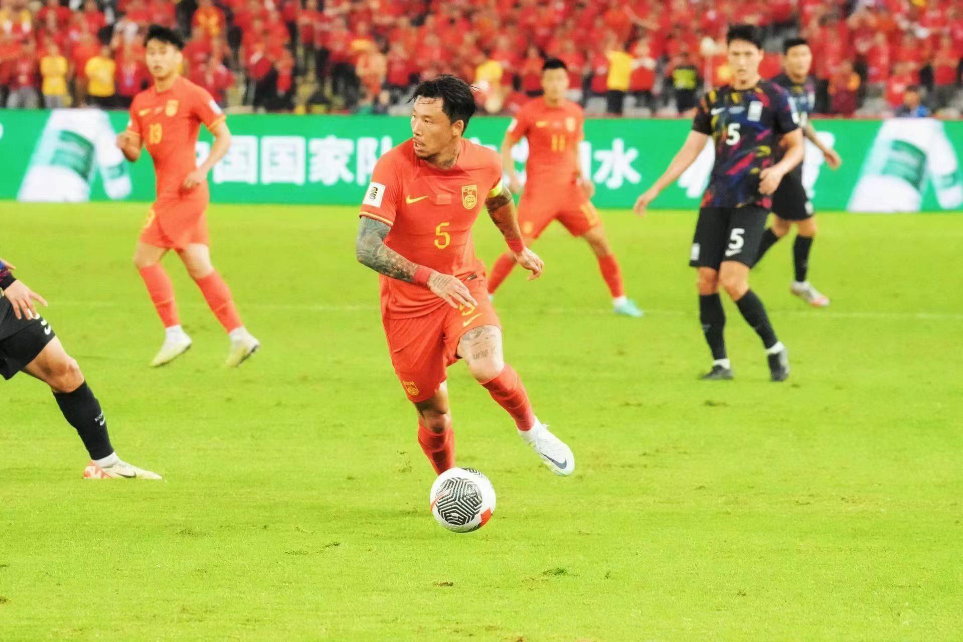 【168资讯】0比3！世预赛国足不敌韩国 球迷：不会放弃